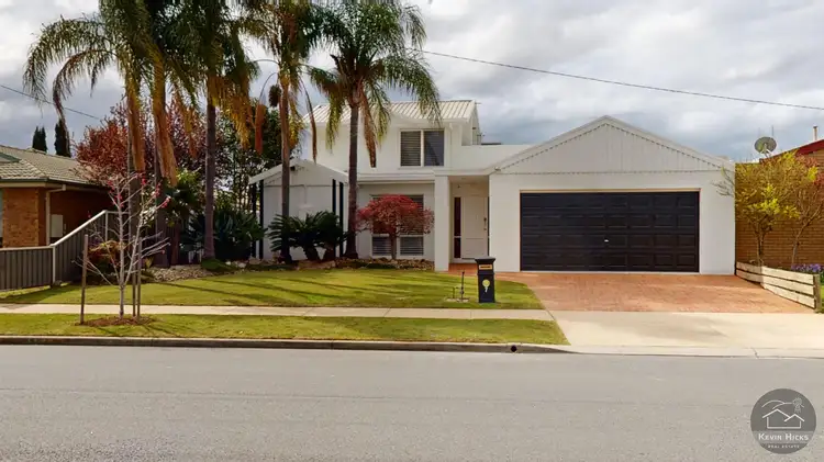 7 King Richard Drive
