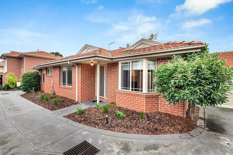 Main view of Homely unit listing, 2/15 Chenies Street, Reservoir VIC 3073