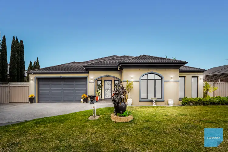 39 Barringo Way, Caroline Springs VIC 3023