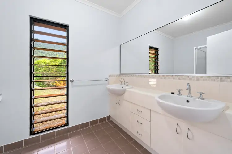 Sixth view of Homely semi-detached listing, 1/17 Sanctuary Avenue, Jubilee Pocket QLD 4802