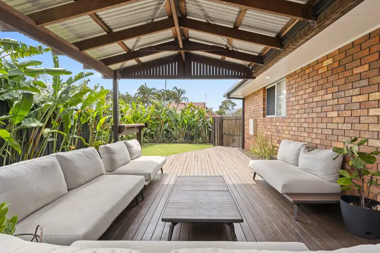 2/6 Warrie Close, Paradise Point QLD 4216