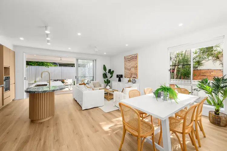2/8 Cawthray Street, Biggera Waters QLD 4216