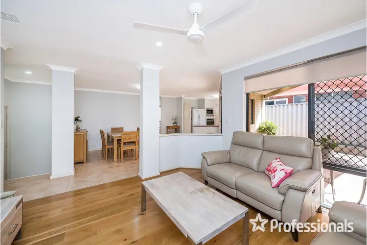 2/21 Blackwattle Parade, Padbury WA 6025