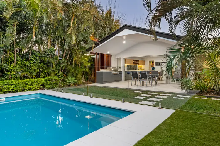16 Splice Street, Mermaid Waters QLD 4218