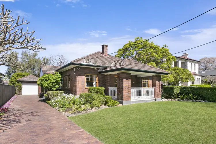 6 HYDEBRAE STREET