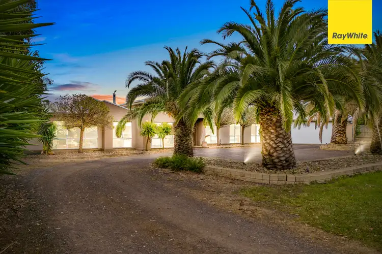 2 Aviator Place, Brookfield VIC 3338