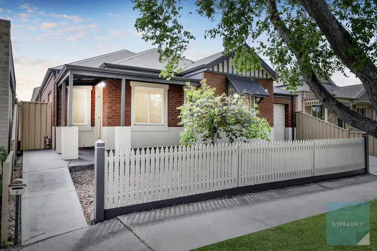 8 Kooyong Way, Caroline Springs VIC 3023
