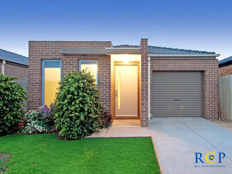 Main view of Homely house listing, 2/5 Horseshoe Circuit, Truganina VIC 3029