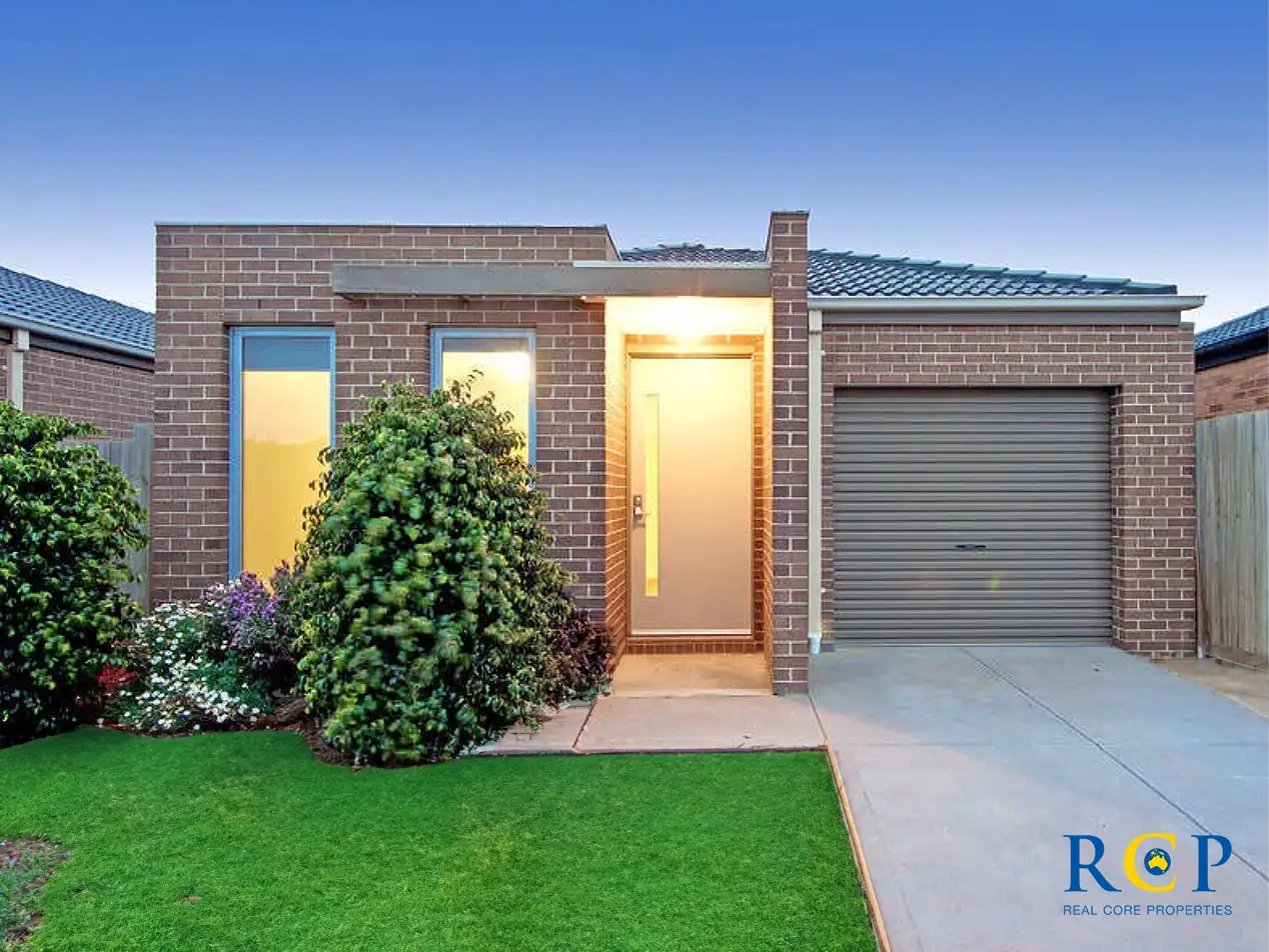 Main view of Homely house listing, 2/5 Horseshoe Circuit, Truganina VIC 3029