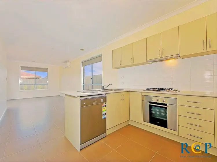 Fourth view of Homely house listing, 2/5 Horseshoe Circuit, Truganina VIC 3029