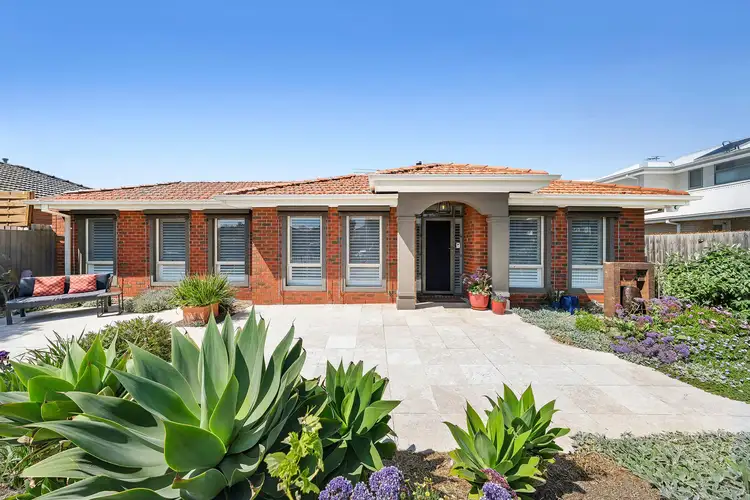 1/16 Hancock Street, Altona VIC 3018
