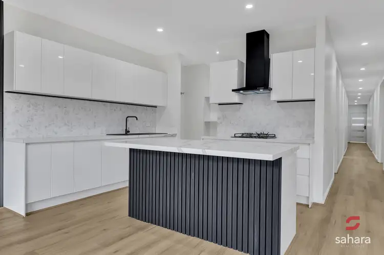 13 Huntingfield Street, Thornhill Park VIC 3335