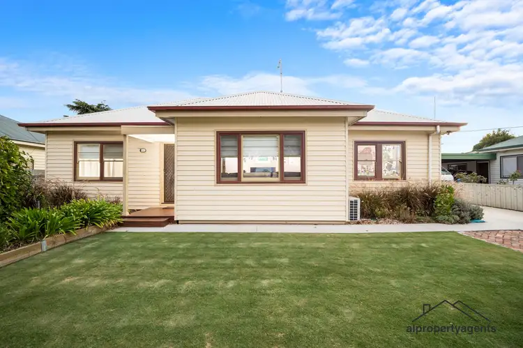 52 Bennett Road, Horsham VIC 3400
