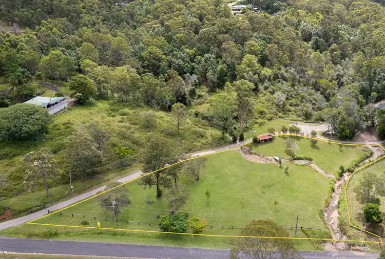 3A Howard Creek Place, Wongawallan QLD 4210