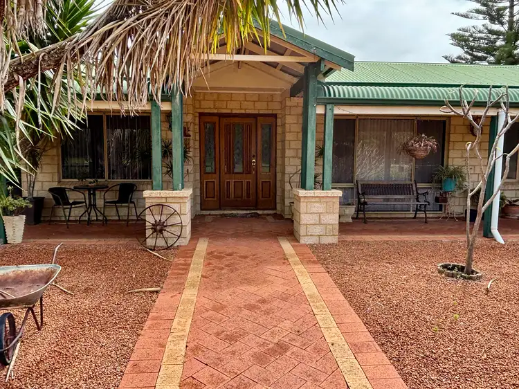 204 Newnham Road, Lake Clifton WA 6215