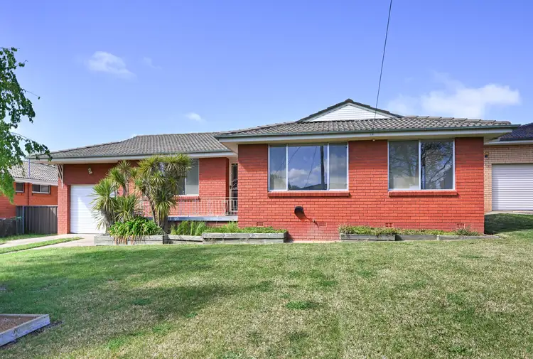 5 Benelong Place, Orange NSW 2800