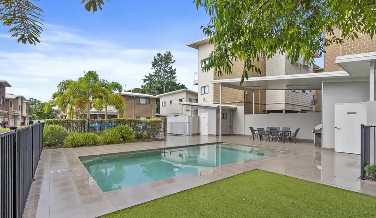 3 Grange Court
