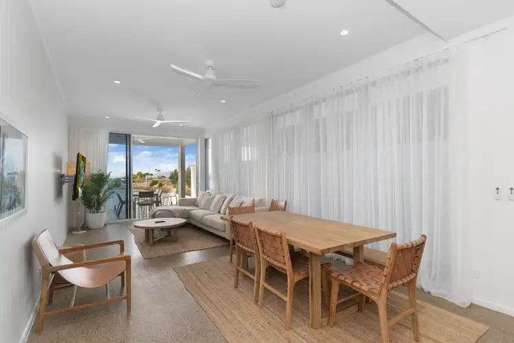 2/8 Terrace Place, Nelly Bay QLD 4819