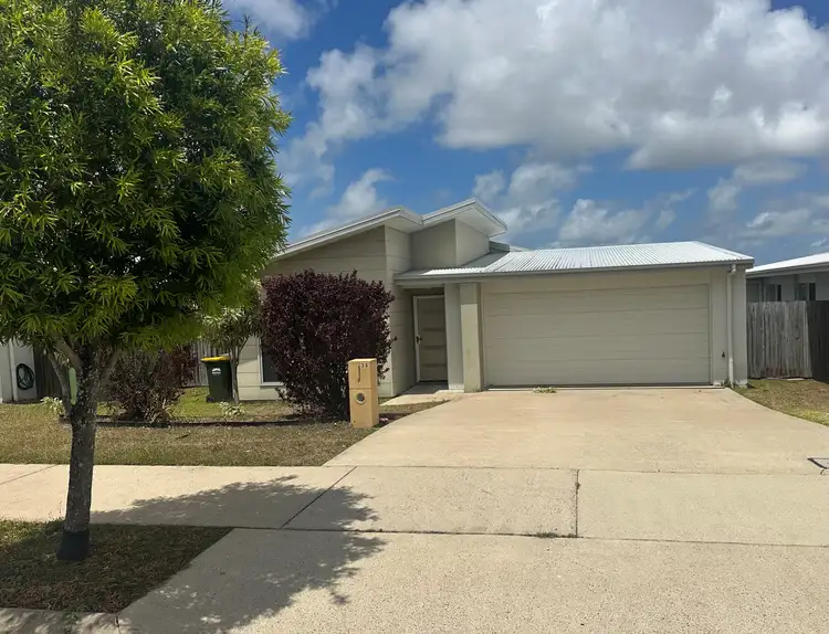 30 Phoenix Crescent, Rural View QLD 4740