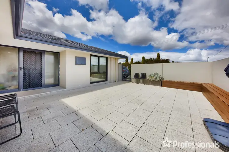 Fourth view of Homely house listing, 32 Holdhurst Way, Morley WA 6062