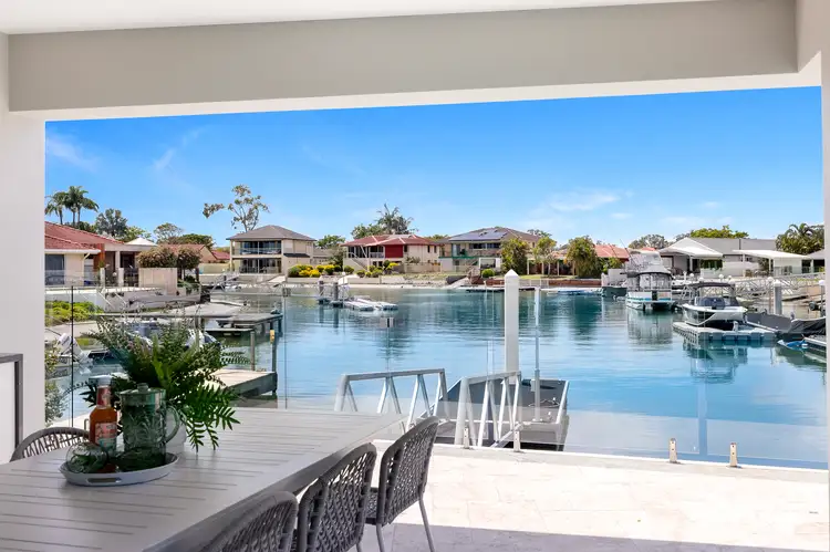 5 Namatjira Street, Paradise Point QLD 4216