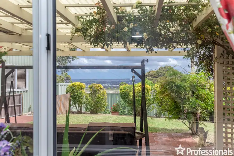 4 Hillside Road, Mount Richon WA 6112