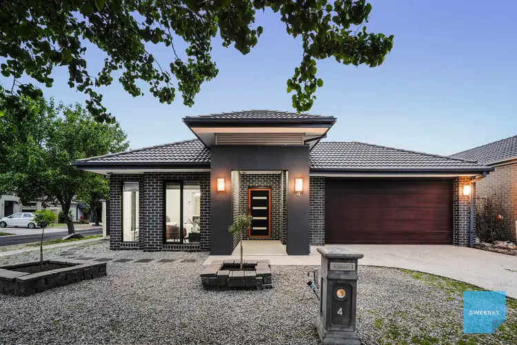 4 Buckley Way, Caroline Springs VIC 3023