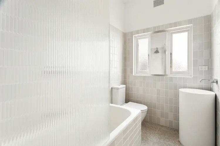 Sixth view of Homely apartment listing, 6/48 Beach Road, Bondi Beach NSW 2026