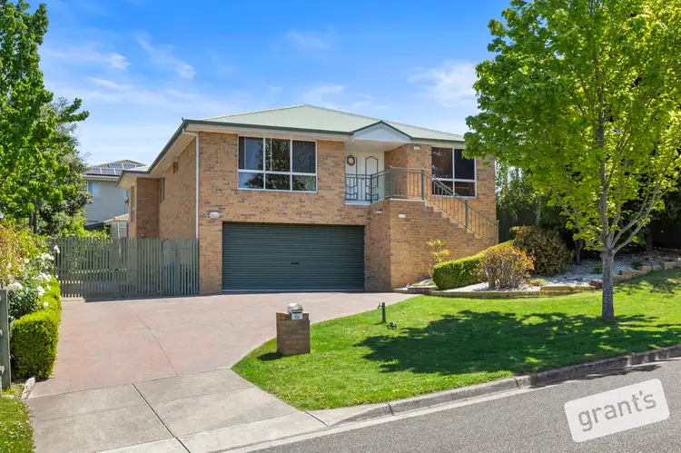 70 Sandalwood Drive, Narre Warren VIC 3805