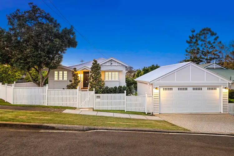 2 Love Street, Holland Park QLD 4121