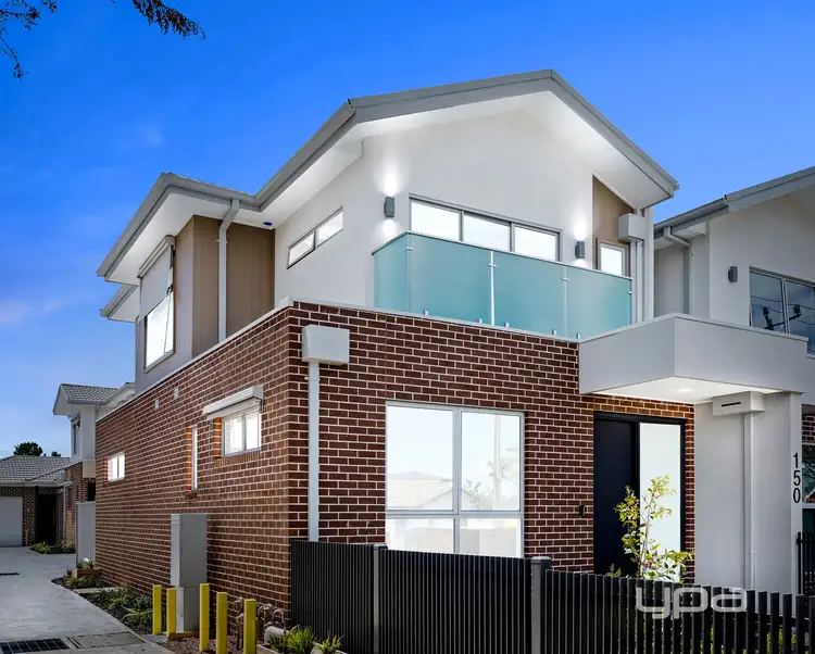Main view of Homely townhouse listing, 2/150 William Street, St Albans VIC 3021