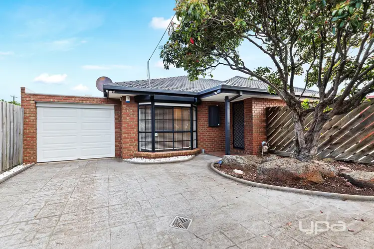 Main view of Homely unit listing, 2/37 Galena Crescent, Kings Park VIC 3021