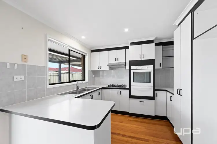 Fifth view of Homely unit listing, 2/37 Galena Crescent, Kings Park VIC 3021