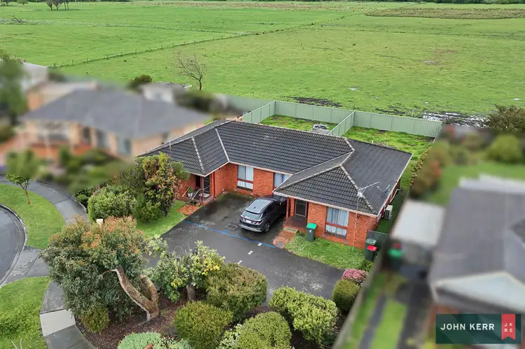 9 & 9A Brock Street, Moe VIC 3825