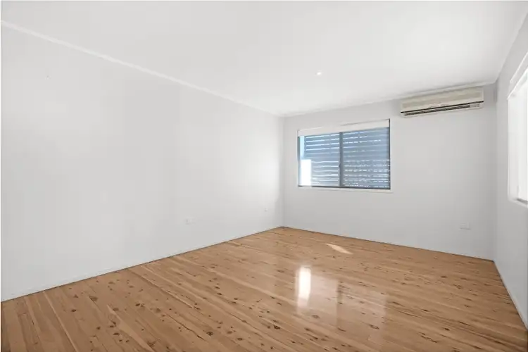 Third view of Homely house listing, 35 John Dory Drive, Toolooa QLD 4680