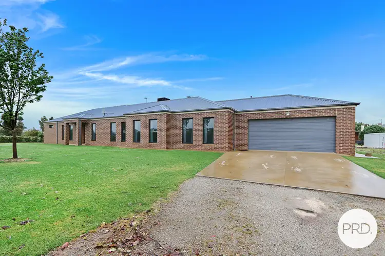 4 Clive Court, Table Top NSW 2640