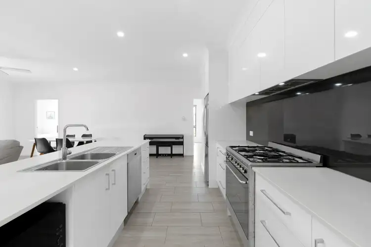 27 Halifax Drive, Redlynch QLD 4870