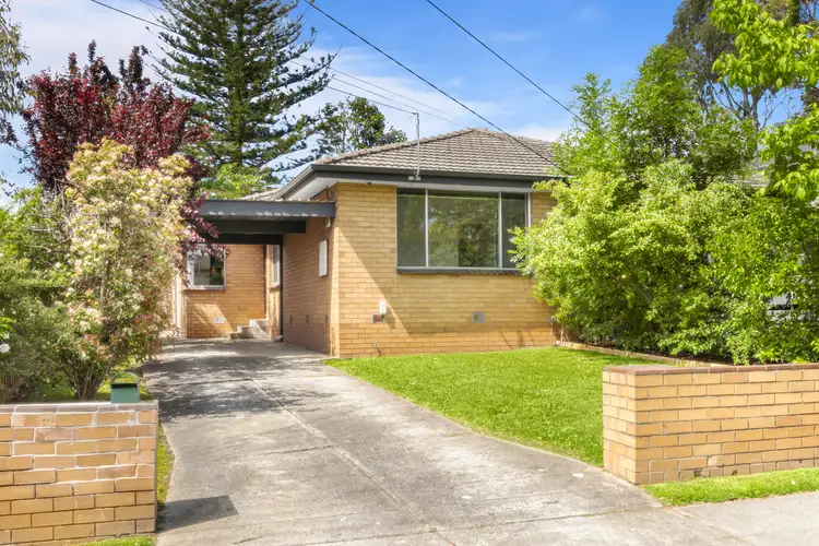 33a Cresswell Crescent
