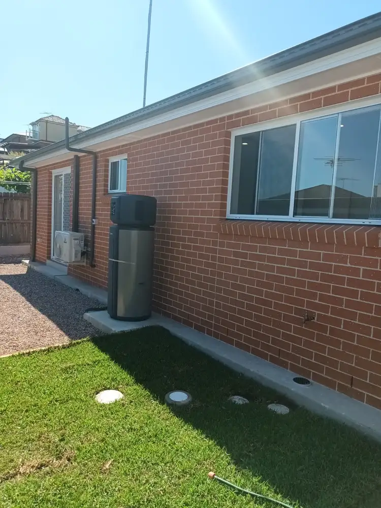16a Knoll Avenue