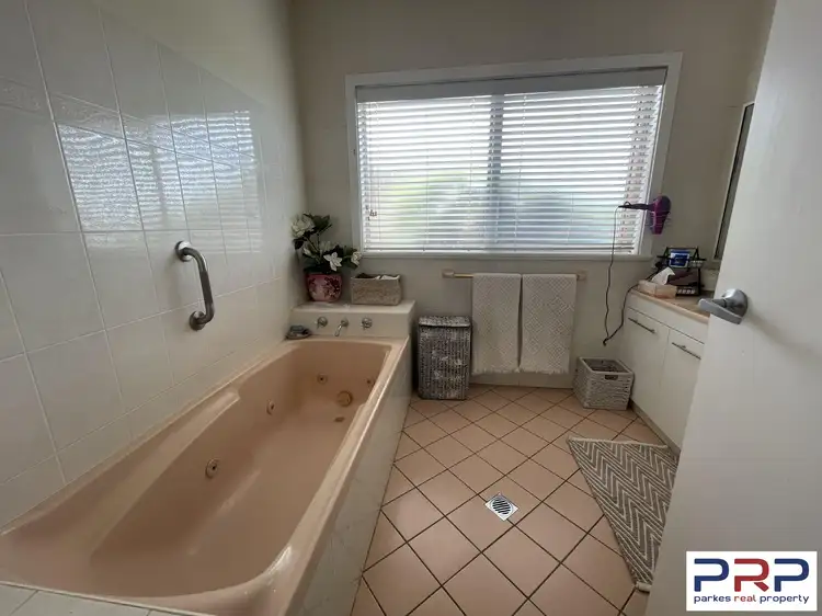 Seventh view of Homely house listing, 2 Jones Street, Parkes NSW 2870
