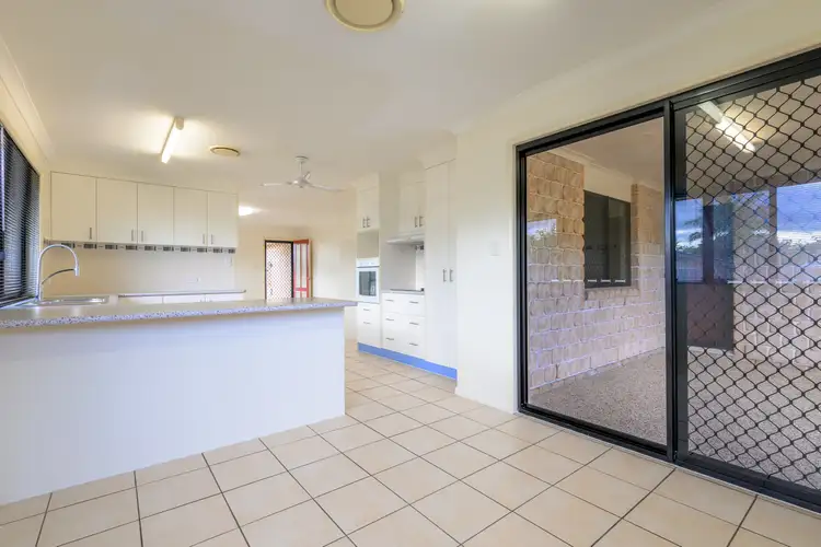 Fifth view of Homely unit listing, 21A Linhow Crescent, Clinton QLD 4680