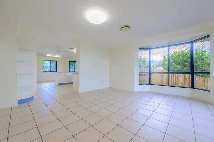 Sixth view of Homely unit listing, 21A Linhow Crescent, Clinton QLD 4680