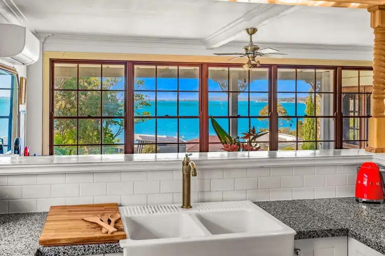 11 Wattle Street, Bolton Point NSW 2283