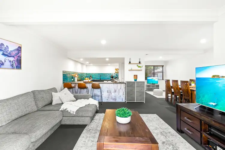 6 Crestridge Crescent