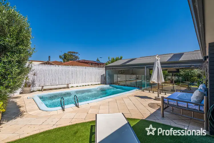 9 Claygate Way
