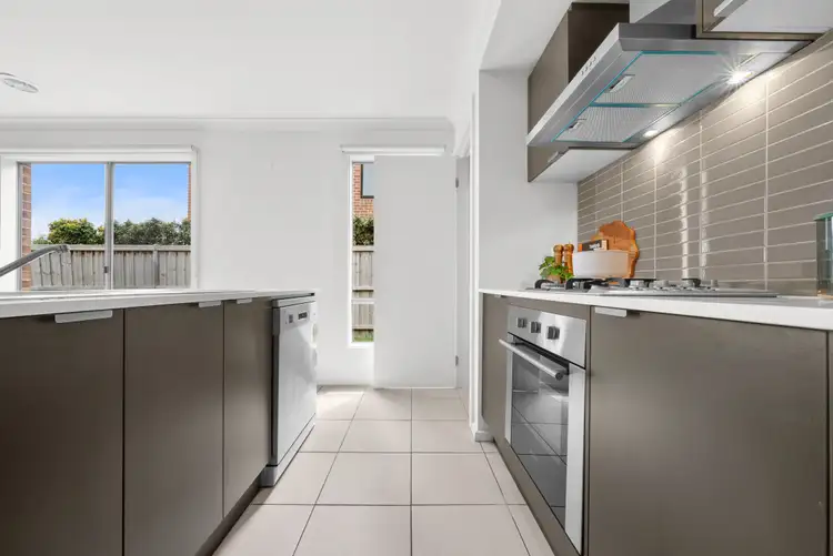 Fifth view of Homely house listing, 4 Straw Flower Circuit, Greenvale VIC 3059