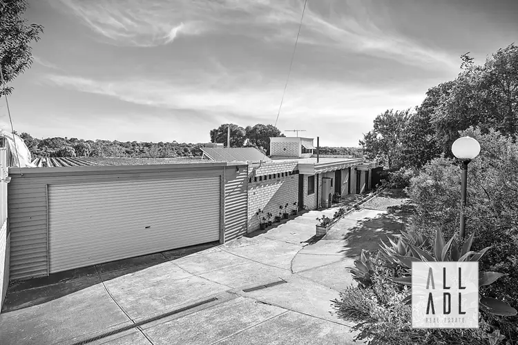 73 Eyre Crescent