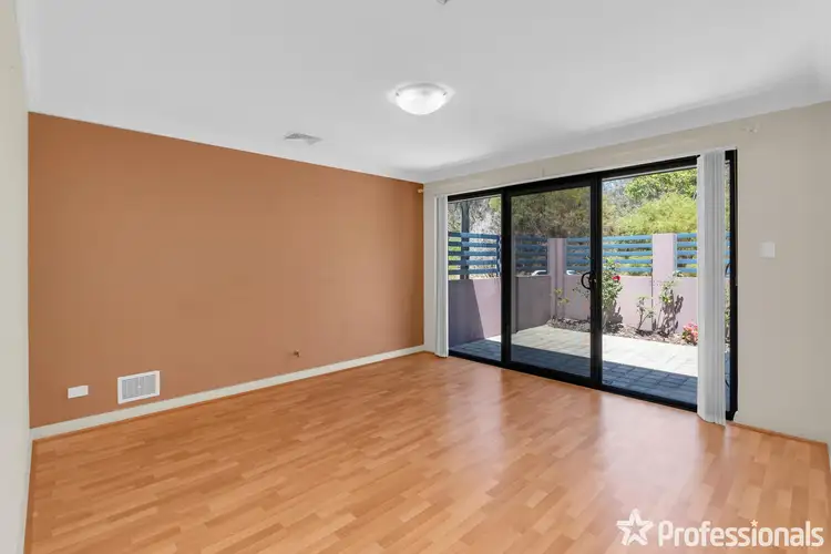 Fifth view of Homely villa listing, 4/16 Coojong Link, Success WA 6164