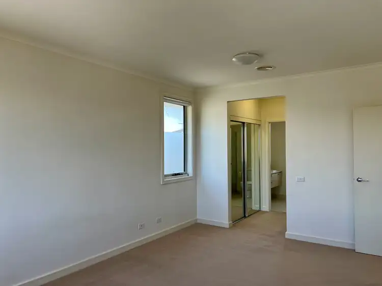 Fifth view of Homely house listing, 8 Edgbaston Way, Mulgrave VIC 3170