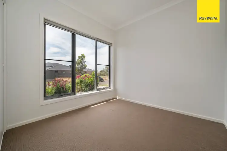 Second view of Homely house listing, 4 Oaky Cres, Cobblebank VIC 3338